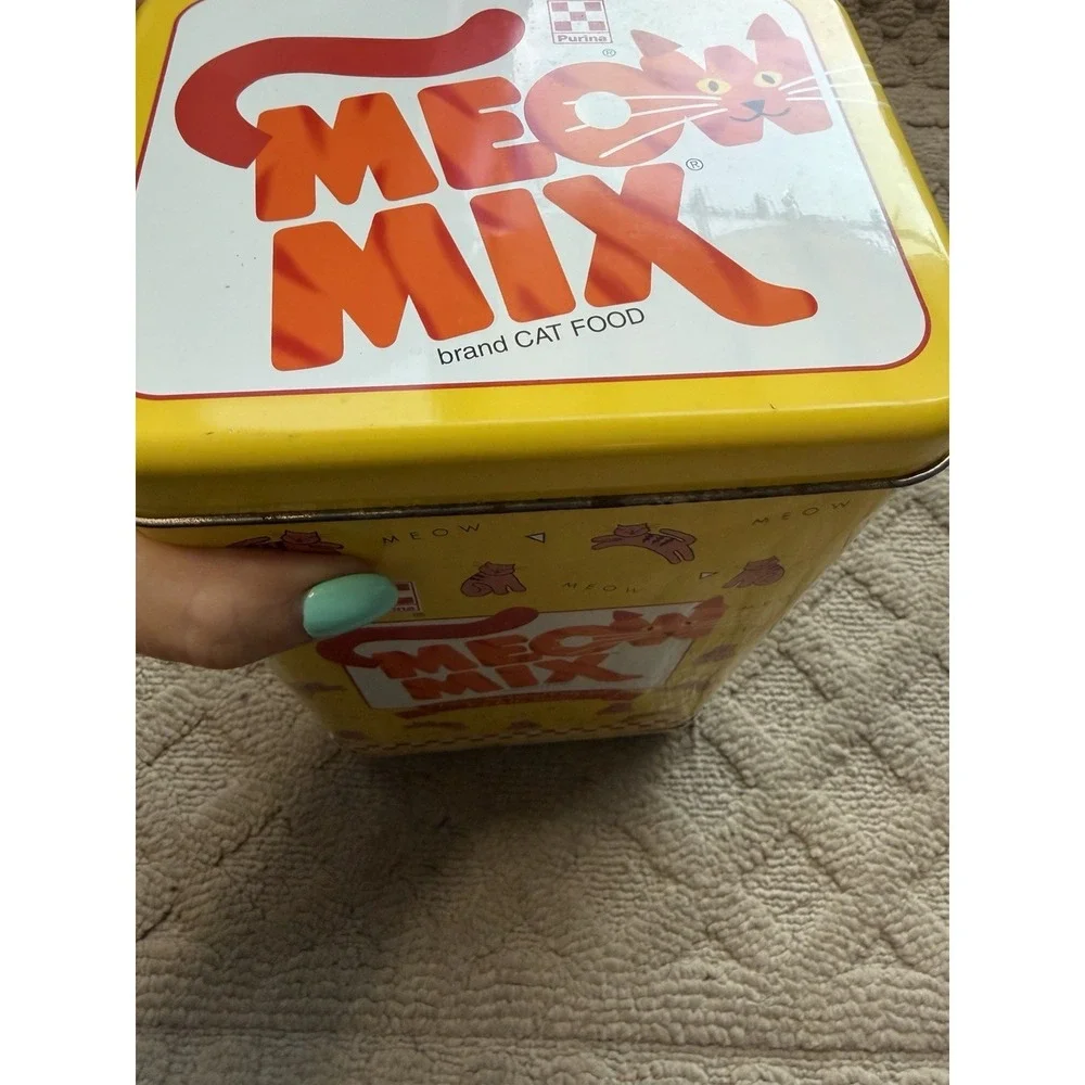 Purina MEOW MIX TIN Collectible 1996 Tin Cat Food Canister Tin Vintage Kitty Tin